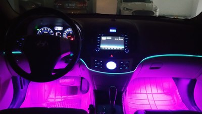 悅動(dòng)再改加裝車內(nèi)360度全彩氛圍燈+冰藍(lán)色冷光線+鐳射投影燈